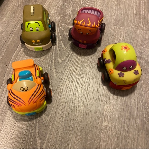 B. Toys 4 pull-back toy vehicles EUC - Picture 2 of 4